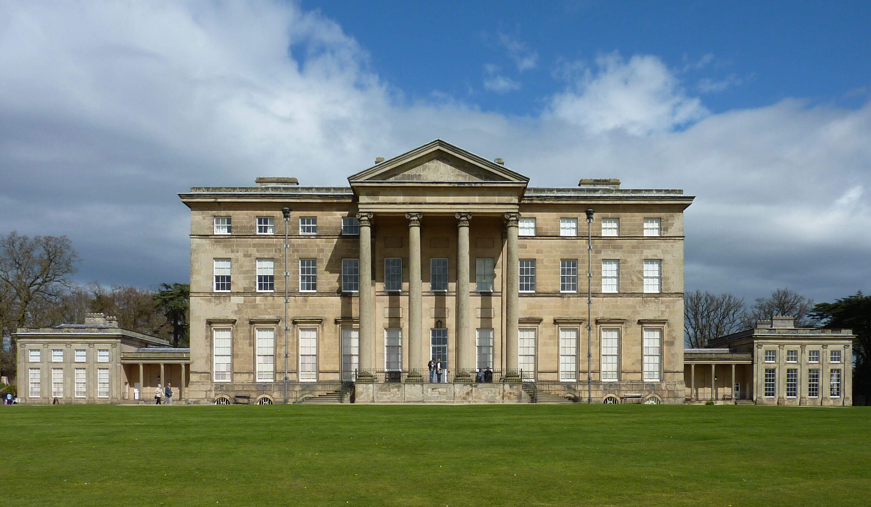 <a href="https://en.wikipedia.org/wiki/Attingham_Park#/media/File:The_Mansion_at_Attingham_Park.jpg">Photo</a> by Wehha /<a href="http://creativecommons.org/licenses/by-sa/3.0">CC BY-SA 2.0</a>